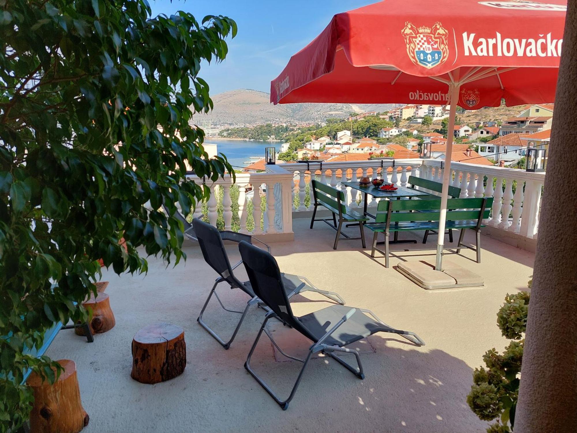 Apartments Gracia & Toni Trogir Extérieur photo