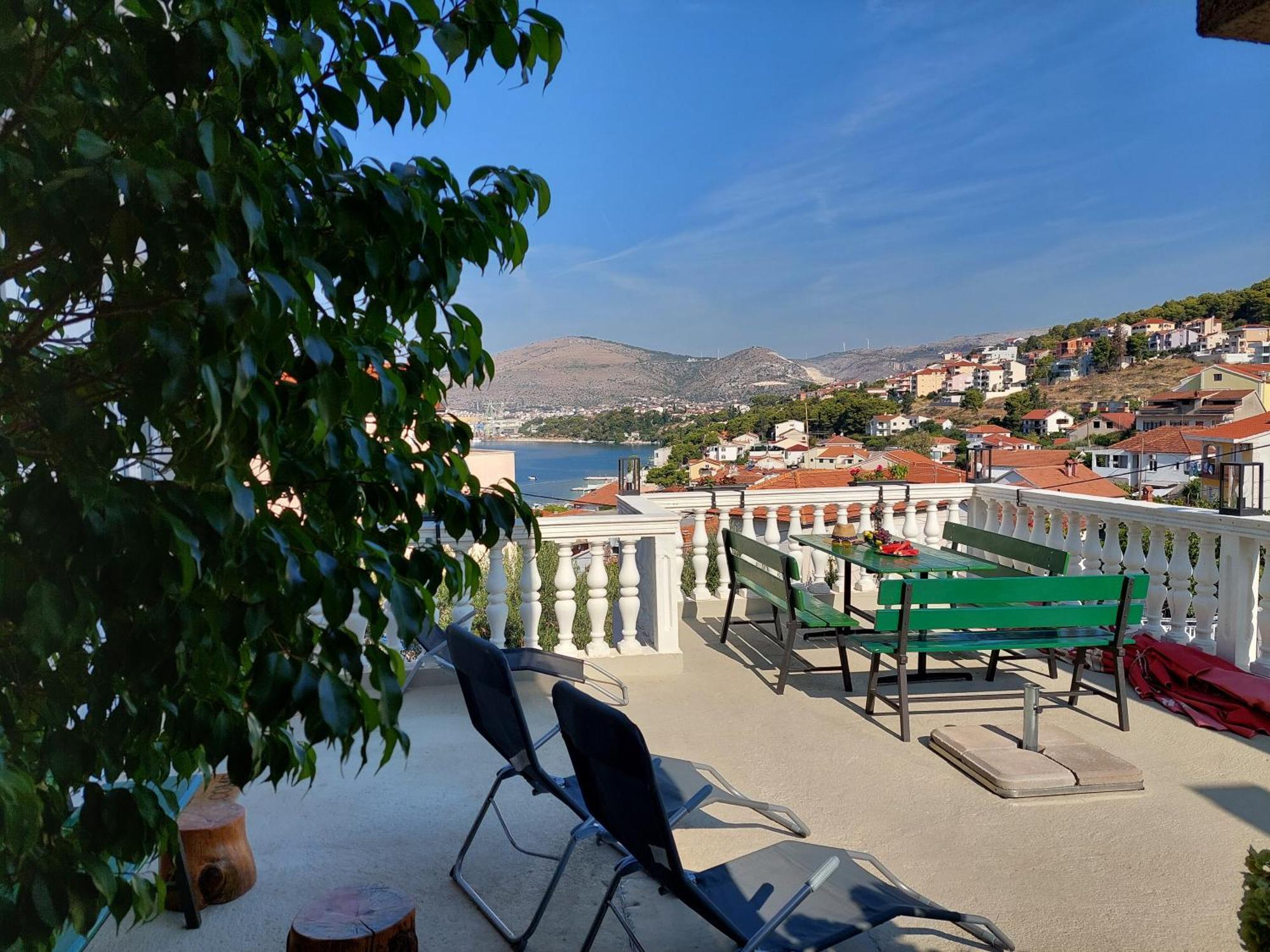 Apartments Gracia & Toni Trogir Extérieur photo